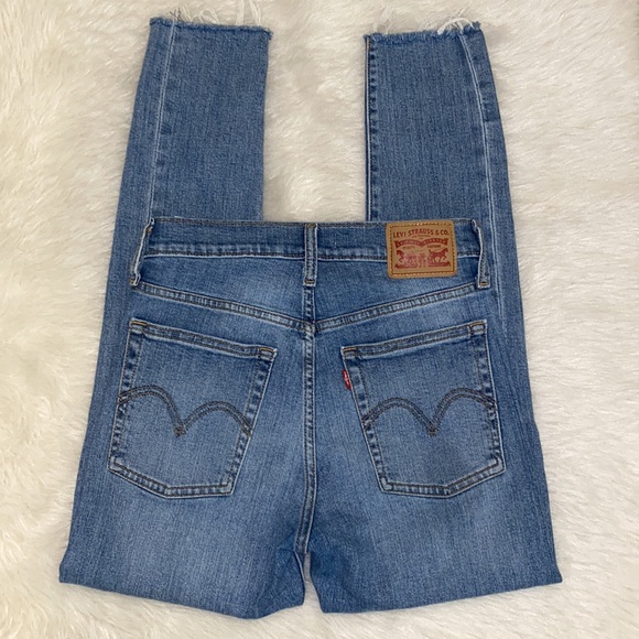 Levi’s Wedgie Skinny Jeans - Picture 3 of 15